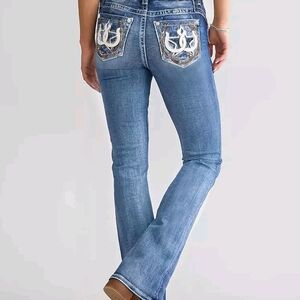 Chic Blue Flare Jeans with Embroidered Pockets